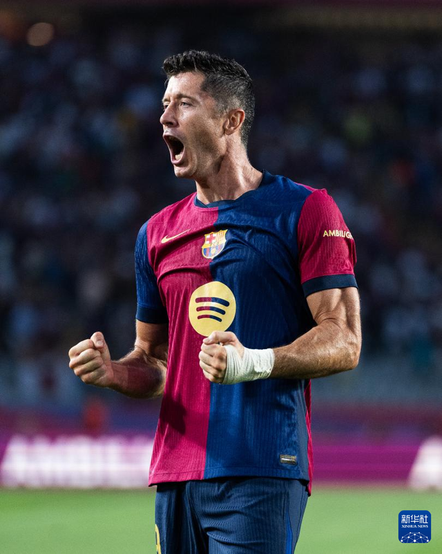 小卡关键抢断竟是犯规！裁判三秒两误判抢戏，快船19分逆转胜局遭质疑