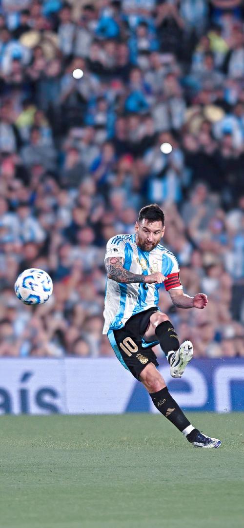 [天下足球]致敬贝肯鲍尔 拜仁退役5号球衣