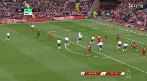 曝梅西愿意降薪70%回归巴萨!把队徽文在了腿上