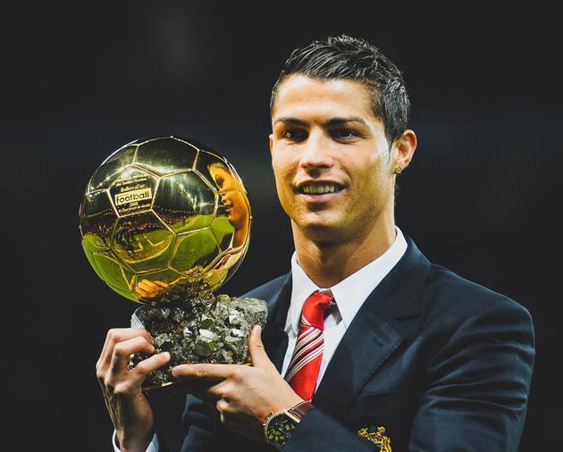 不容易呀 国足赢球啦！申花买新外援还在谈判 切尔西换帅马上大胜