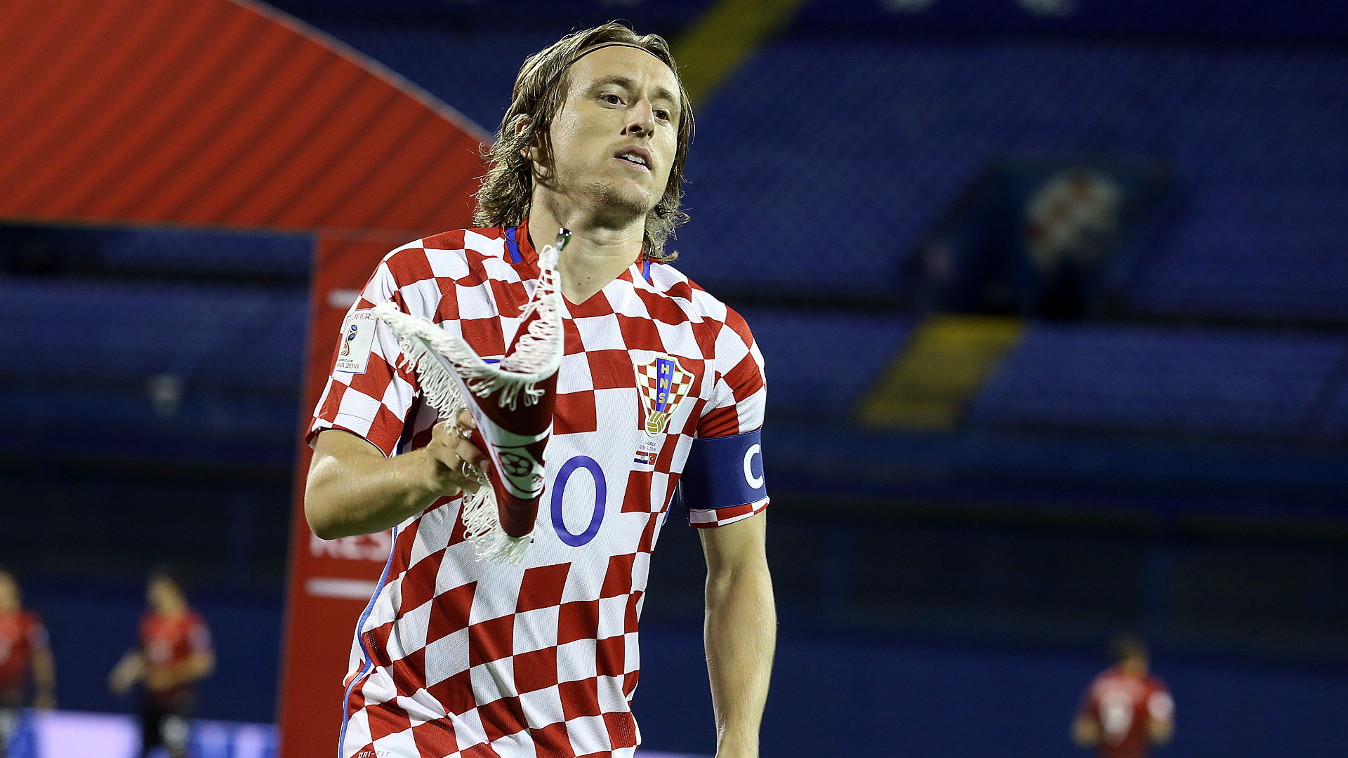 [图]高天意头球破门 上海申花1-0山东泰山