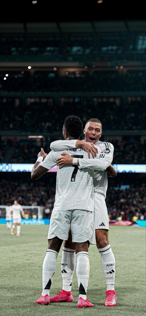 杜兰特轰39+4+7仍无缘今日最佳！对不起，你碰到暴走的哈登了